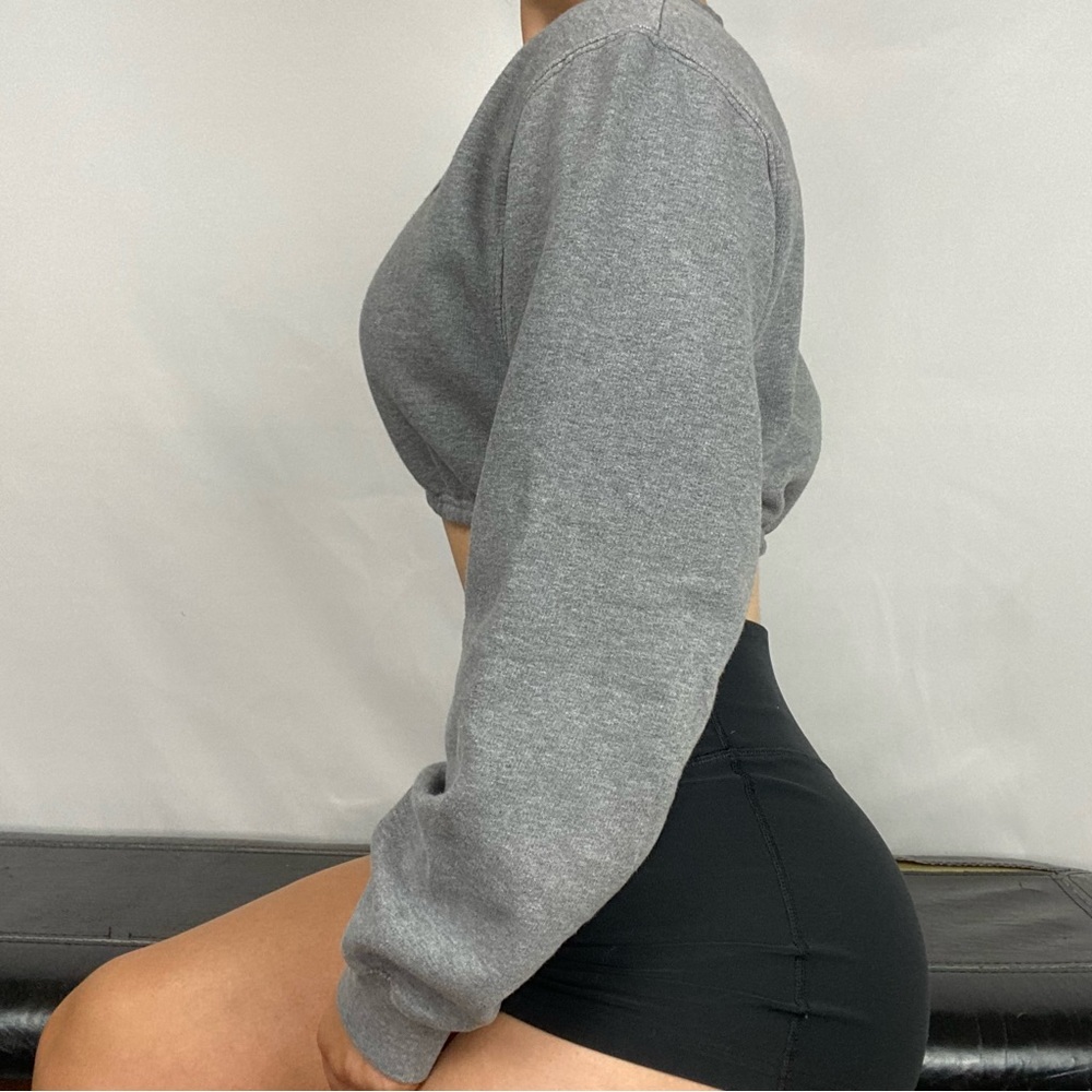 HUF Cinch Crop Sweatshirt Pullover Casual Gray Long Sleeve - Picture 2 of 2